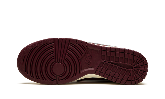 Nike Dunk Low Valentine's Day